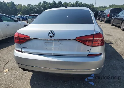 2016 Volkswagen Passat S из США, поврежденный, VIN 1VWAT7A3XGC023921